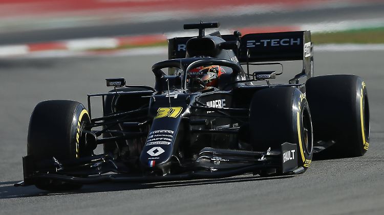 Esteban Ocon muss sich noch gedulden, wer 2021 sein Teamkollege wird.