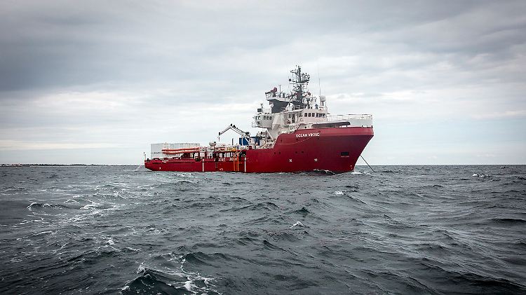 "Ocean Viking" fand die Geflüchteten in der Nähe der Ölplattform Sabratha.