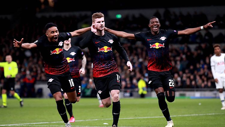 Timo Werner (Mitte) besorgte die hochverdiente Führung für RB Leipzig.