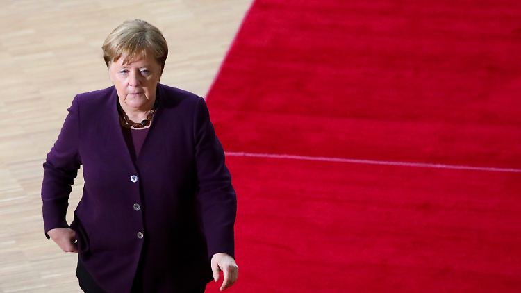 Merkel ist unter anderem an Hilfen für Ostdeutschland interessiert.