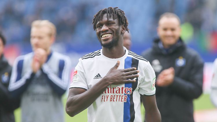 Nach dem Spiel gegen den KSC gab es emotionalen Jubel von den HSV-Fans.