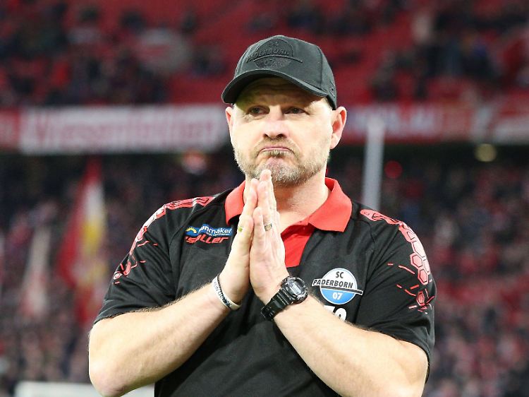 Steffen Baumgart kann heute Abend wohl an der Seitenlinie stehen.