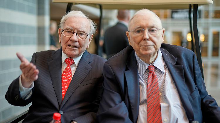 Denken nicht an Ruhestand - aber an den Tod: Warren Buffett (l.) und Charlie Munger. 