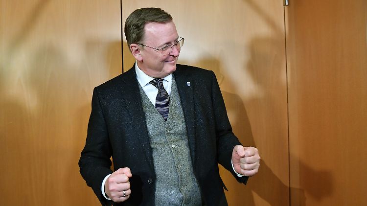 Siegerfäuste bei Bodo Ramelow - sicher ist seine Wahl aber noch nicht.