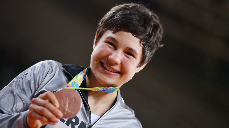 Laura Vargas Koch feiert ihren größten Erfolg: Bronze bei Olympia.