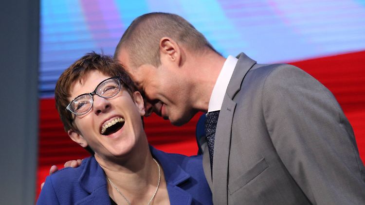 Da war die Zerrüttung noch nicht so weit fortgeschritten: Kramp-Karrenbauer und Mohring Anfang Mai 2019.