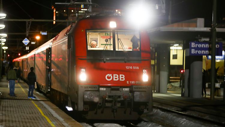 Die Passagiere aus dem betroffenen Eurocity konnten ihre Reise in einem anderen Zug fortsetzen. 