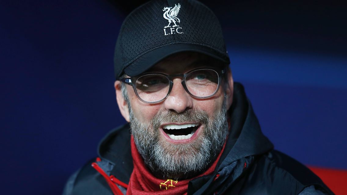 In der letzten Saison bringt Jürgen Klopp mit dem FC Liverpool das bemerkenswerte Kunststück fertig, mit dem Rekord von sagenhaften …