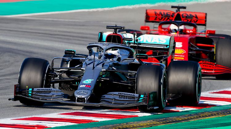 Mercedes vorn, Ferrari dahinter. Also alles wie immer.