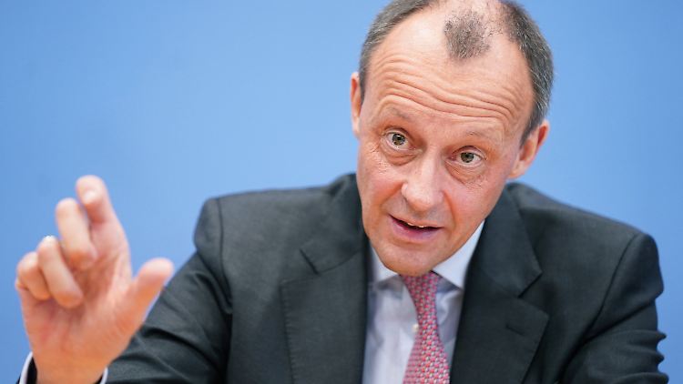 Merz zeigte sich sehr konzentriert und ernsthaft.