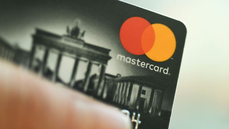 Kurz vor der Bekanntgabe des Chefwechsels hatte Mastercard
vor den Auswirkungen des Coronavirus auf das eigene Geschäft
gewarnt. 
