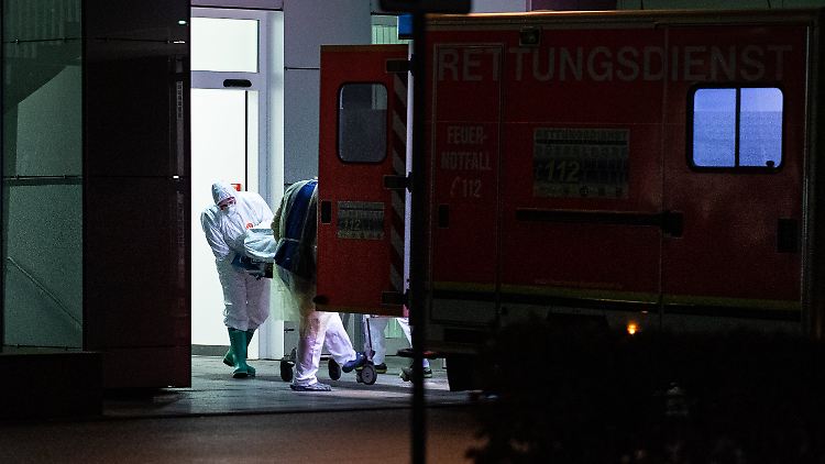 Der Coronavirus-Patient in NRW wird auf der Intensivstation behandelt.