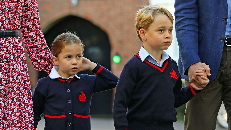 Reagieren angeblich auf Handruck ihrer Eltern: Charlotte und George. 