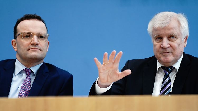 Nicht nur Spahn und Seehofer kritisiert die FDP, auch im Wirtschafts- und Forschungsministerium seien viele neue Stellen entstanden.