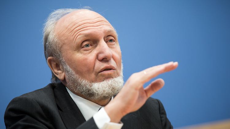 "Wir stehen am Rande einer Pandemie": Der Ökonom Sinn empfiehlt Kurzarbeit.