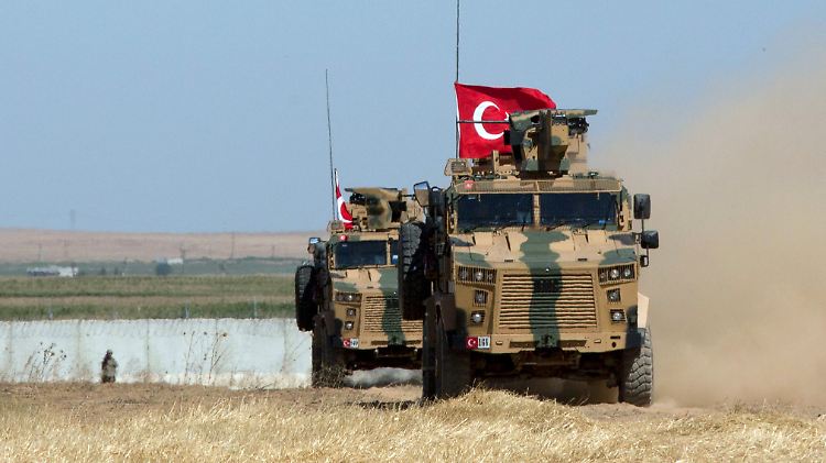 Schon früher, wie etwa 2019 als diese Aufnahme entstand, waren türkische Soldaten in Idlib angegriffen worden - mit tödlichen Folgen.