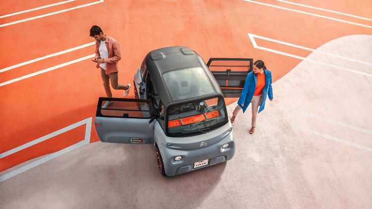 Fahrer- und Beifahrertür des Citroën Ami sind identisch. Allerdings ist die Tür hinten links angeschlagen, rechts vorne.