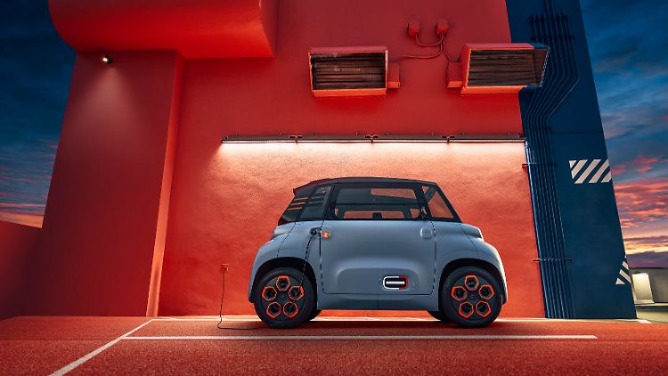 Maximal wird der Citroën Ami, der von einem 7 PS starken E-Motor befeuert wird, 45 km/h schnell.