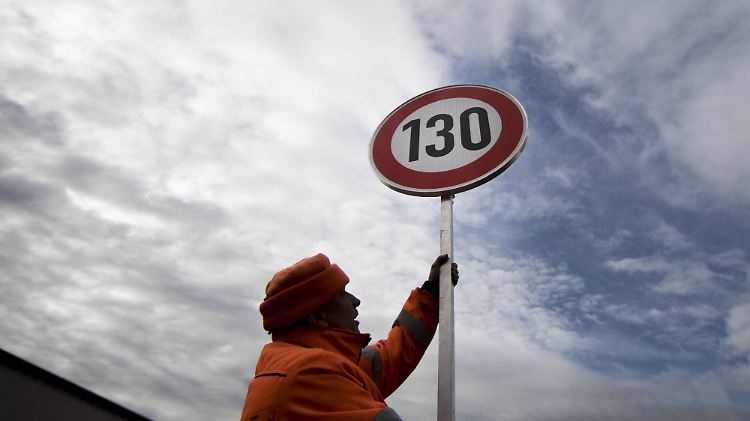 Ein Tempolimit von 130 km/h könnte die Emissionen bereits um 1,9 Millionen Tonnen reduzieren. 