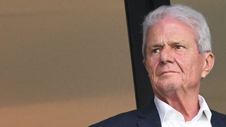 "Warum soll ich nicht mehr in mein Stadion gehen? Die Personen, die das anrichten, müssen dann weg bleiben", sagt Dietmar Hopp.