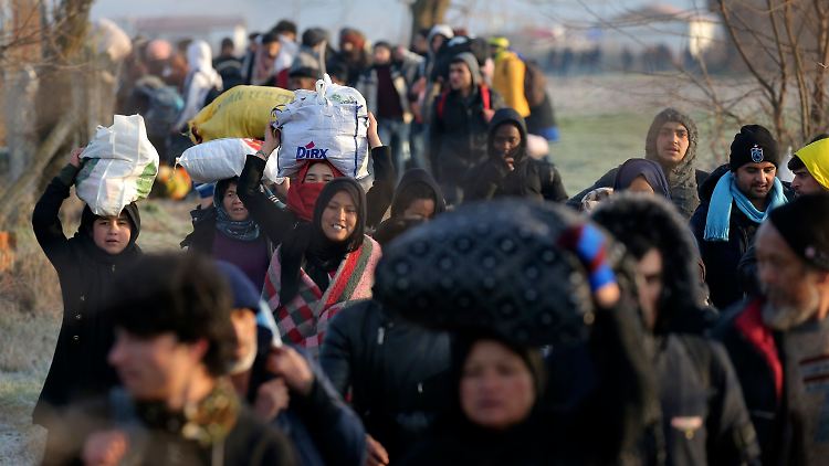 Binnen 24 Stunden wurden fast 10.000 Flüchtlinge an einem "illegalen" Grenzübertritt nach Griechenland gehindert.