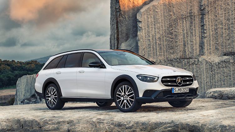 Natürlich gibt es die E-Klasse auch wieder als All-Terrain-Variante mit deutlicheren SUV-Anleihen.