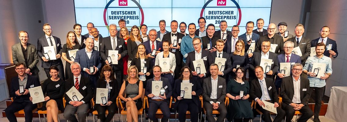 Die Gewinner wurden feierlich in der Berliner Bertelsmann-Repräsentanz ausgezeichnet.