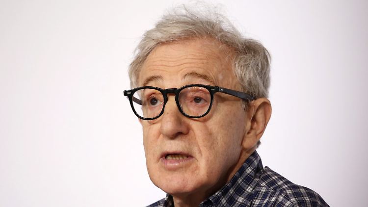 Woody Allens Biografie mit dem Titel "Apropos of Nothing" soll am 7. April herauskommen.