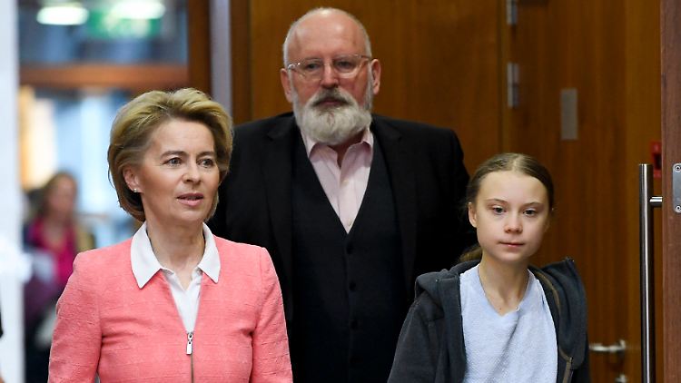 Greta Thunberg wurde von EU-Kommissionspräsidentin von der Leyen und deren Vize Timmermans empfangen.