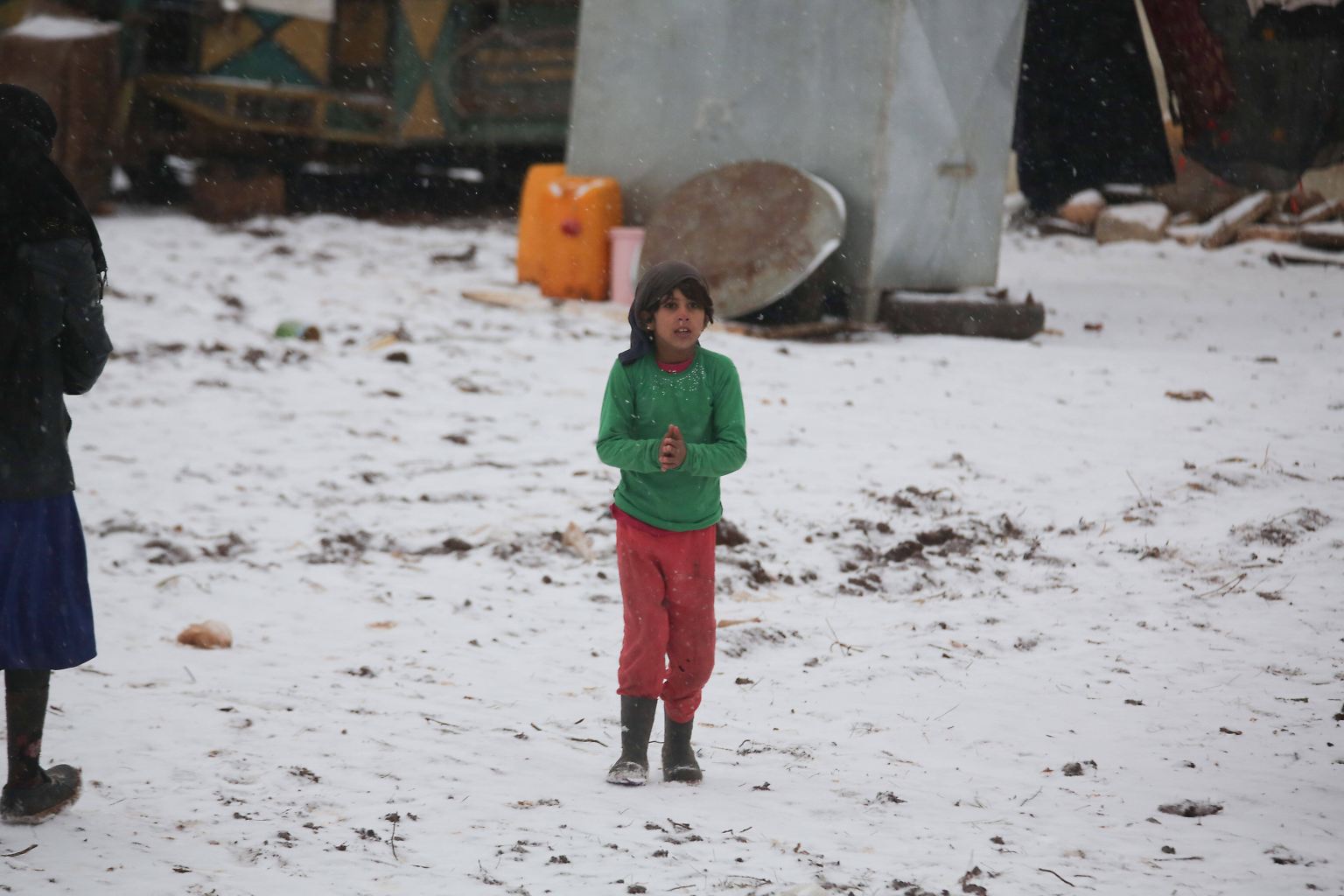 Über 900.000 Menschen suchen nach UN-Schätzungen entlang der nordsyrischen Grenze zur Türkei Schutz vor den russischen und syrischen Bomben auf Idlib.  