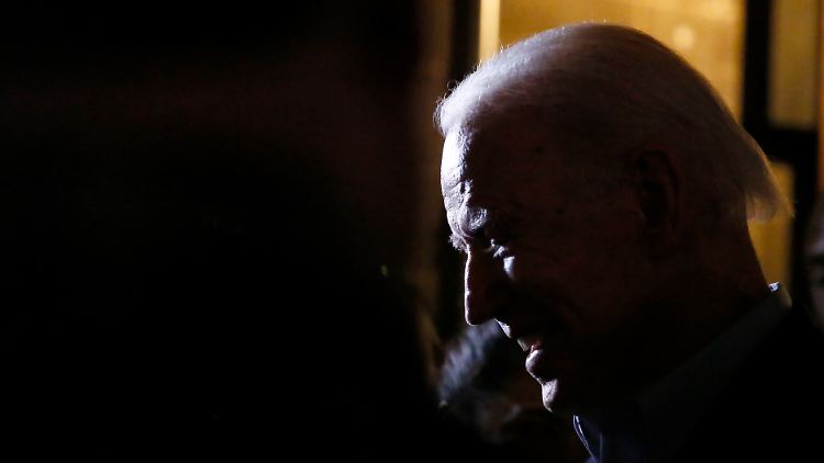 Joe Biden führt in den Vorwahlen der US-Demokraten.