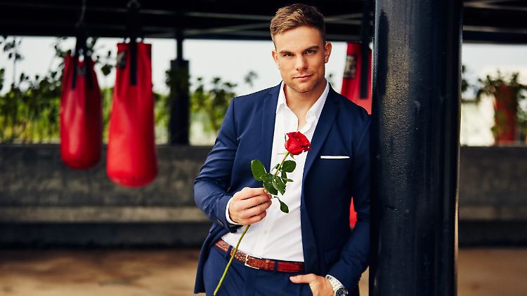 Er kam allein - und geht allein: Bachelor Sebastian Preuss.