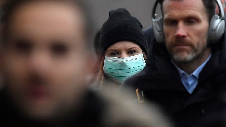 Seit dem Ausbruch des Coronavirus schießen die Preise für Mundschutz, Desinfektionsmittel und Co in die Höhe.