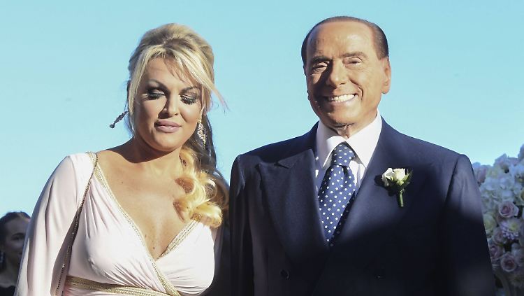 Fast 50 Jahre trennen Francesca Pascale und Silvio Berlusconi. 