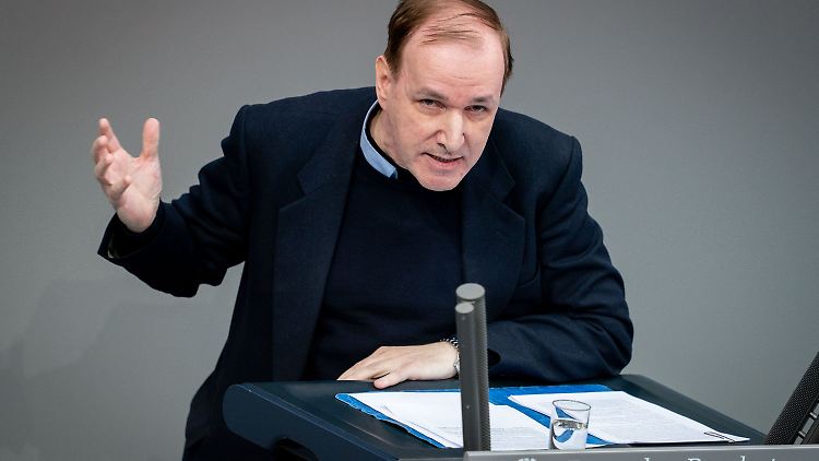 Gottfried Curio erklärt, warum der Täter von Hanau gar keine politischen Motive gehabt haben könne.