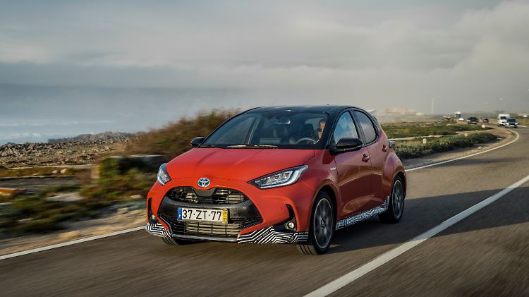 Immer mehr Hersteller sind gezwungen ihre Kleinst- und Kleinwagen zu elektrifizieren. Toyota ist mit dem Yaris schon lange dabei.