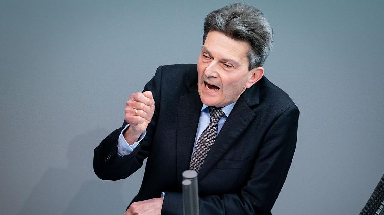 SPD-Fraktionschef Rolf Mützenich will Unternehmen helfen, die aufgrund der Corona-Krise in eine finanzielle Schieflage geraten sind.