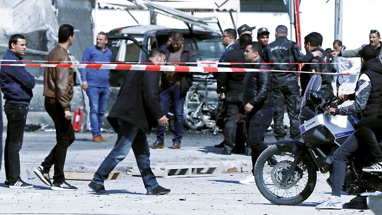 Wie viele Menschen bei dem Anschlag verletzt wurden, ist noch unklar.