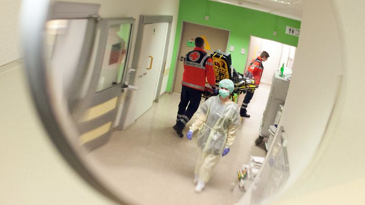 Die Ausgaben für Behandlungen in Krankenhäusern und Praxen stiegen genauso wie die für Arzneimittel.