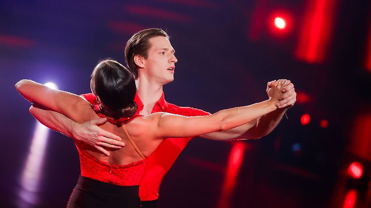 Moritz Hans begeistert mit einem feurigen Tango.
