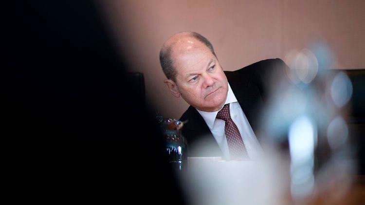 Nun ist Ball in seinem Feld: Wenn Finanzminister Scholz ohne neue Schulden auskommt, trägt die Union die frühzeitige Soli-Abschaffung mit.