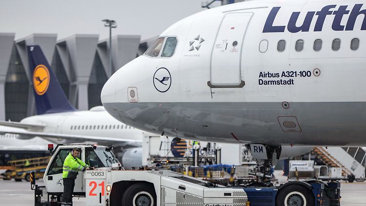 Die Lufthansa bekommt die Auswirkungen der Coronakrise bereits in Form von drastischen Buchungsrückgängen zu spüren.