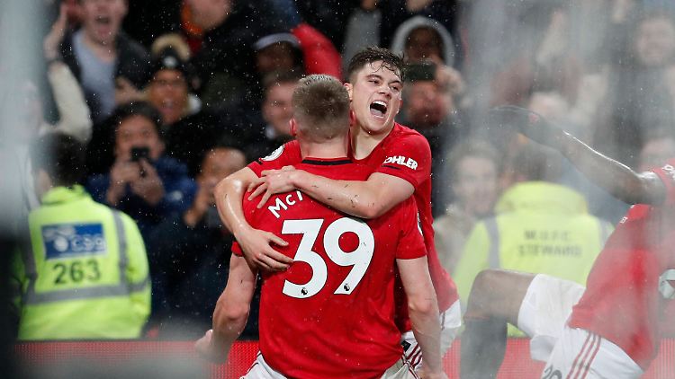 Manchester United bejubelt den Derbysieg.