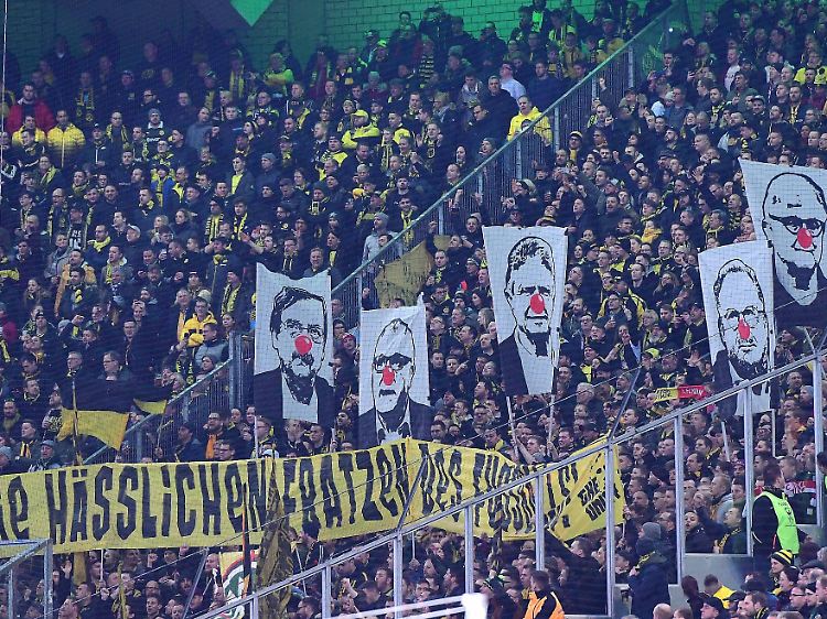 Kreativer Protest? Auf alle Fälle kein Grund für einen Spielabbruch.
