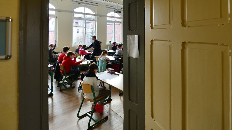 Jeder Zweite der befragten Lehrer empfindet den hohen Lärmpegel in den Klassen als belastend.