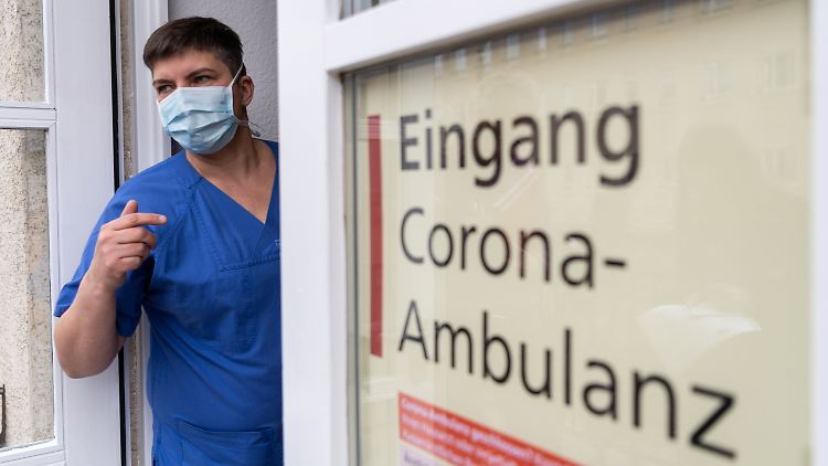 Wie in Dresden gibt es an vielen Orten inzwischen Infektions-Ambulanzen, die Patienten mit begründetem Infektionsrisiko untersuchen und beraten.