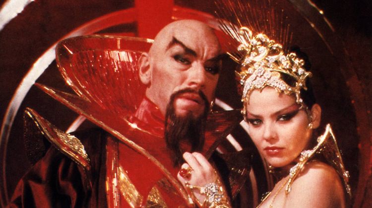 Auch in kultigen Trashfilmen spielte von Sydow mit, hier mit Ornella Muti in "Flash Gordon".