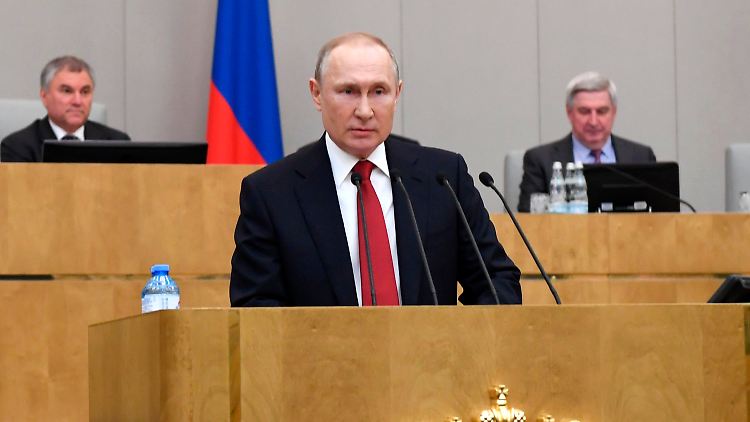 Putin steuert auf zwei weitere Amtszeiten zu.