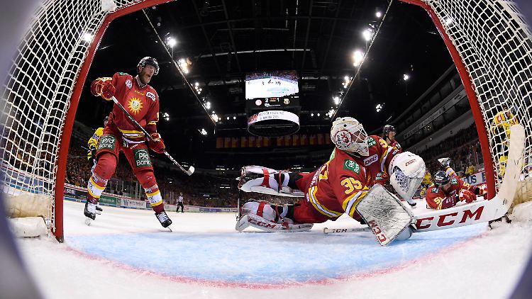 Die Deutsche Eishockey-Liga beendet ihre Saison vor der Meisterrunde.