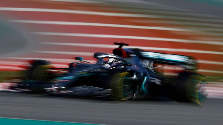 Mercedes sorgte mit seiner Neuentwicklung bei den Tests in Barcelona für Aufsehen.